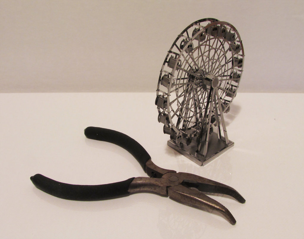 Picture of pliers and ferris wheel model