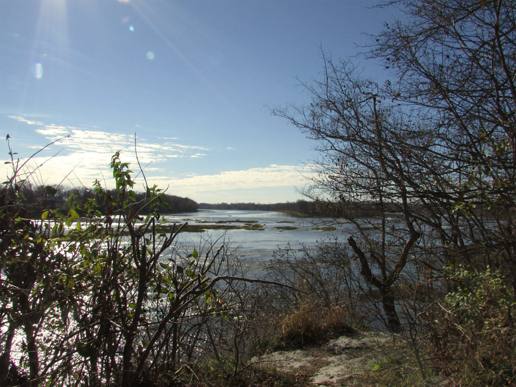 Landscape picture of view from small overhang looking down to the Maumee river